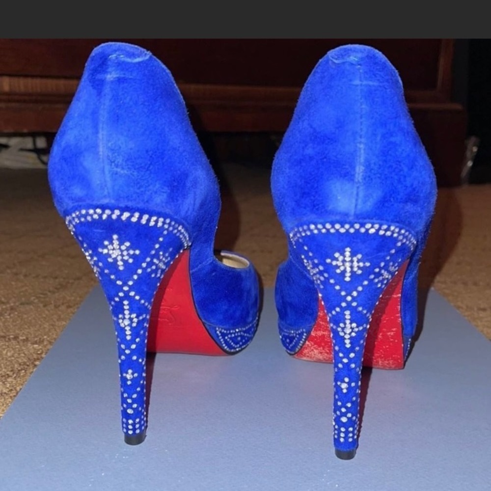 Classic Red Bottom Christian Louboutin Heels Size 41 (9 or 9.5)
